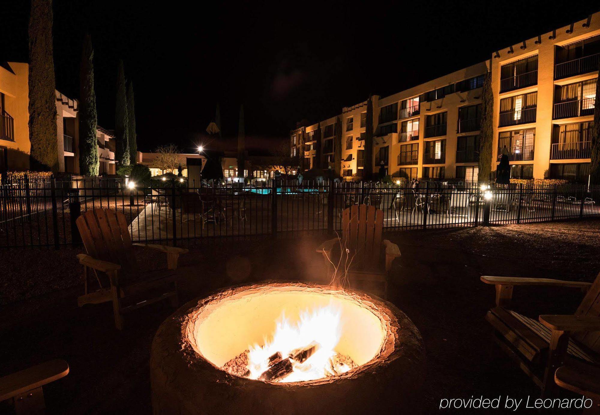 Courtyard Page At Lake Powell Hotell Exteriör bild