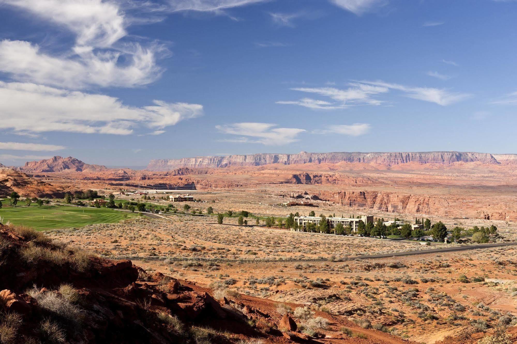 Courtyard Page At Lake Powell Hotell Exteriör bild